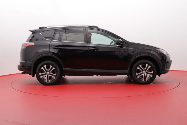 2017 Toyota RAV4 LE AWD - 21000630 - 5