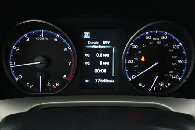 2017 Toyota RAV4 LE AWD - 22917154 - 11