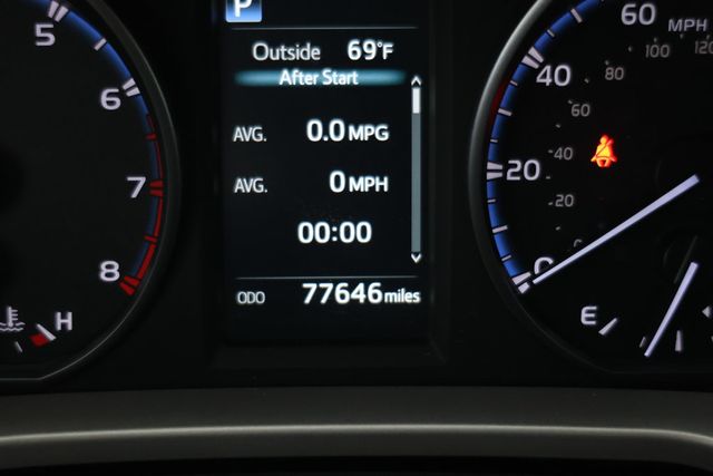 2017 Toyota RAV4 LE AWD - 22917154 - 12