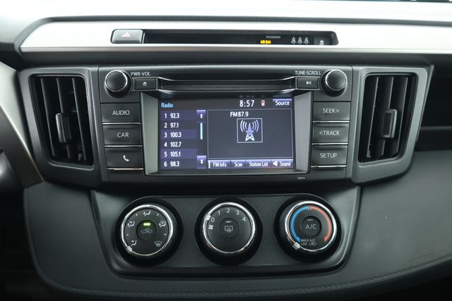 2017 Toyota RAV4 LE AWD - 22917154 - 14