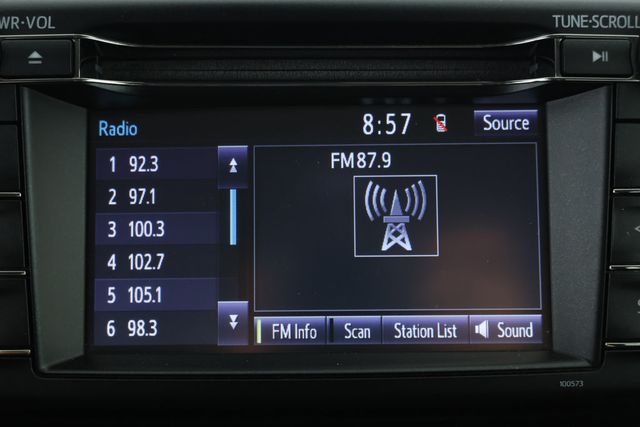 2017 Toyota RAV4 LE AWD - 22917154 - 15