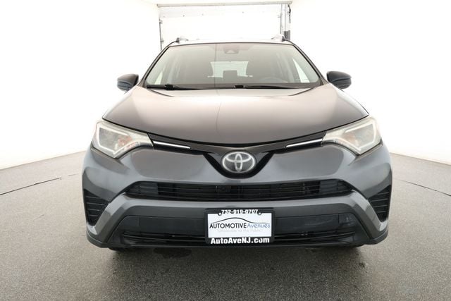 2017 Toyota RAV4 LE AWD - 22917154 - 1
