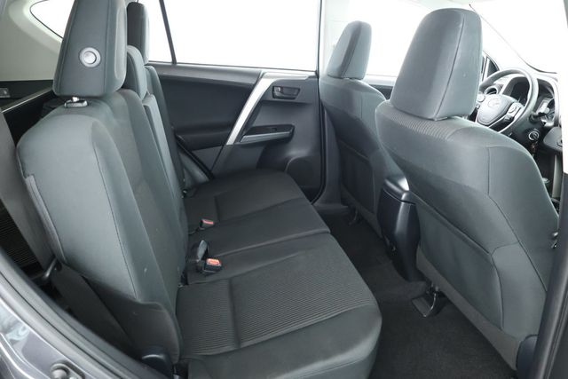 2017 Toyota RAV4 LE AWD - 22917154 - 20