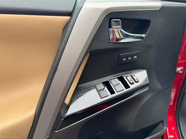 2017 Toyota RAV4 Limited AWD - 22932941 - 10