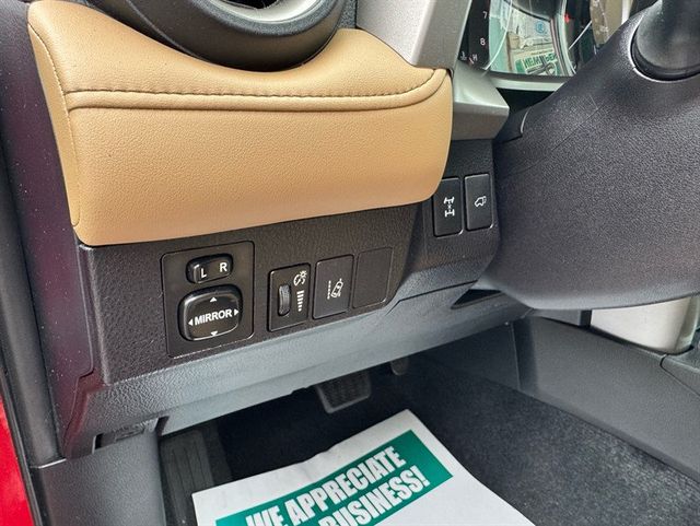 2017 Toyota RAV4 Limited AWD - 22932941 - 11