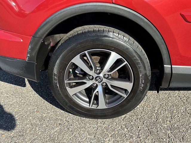 2017 Toyota RAV4 XLE FWD - 22794202 - 9