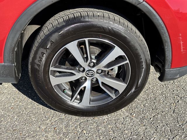 2017 Toyota RAV4 XLE FWD - 22794202 - 10