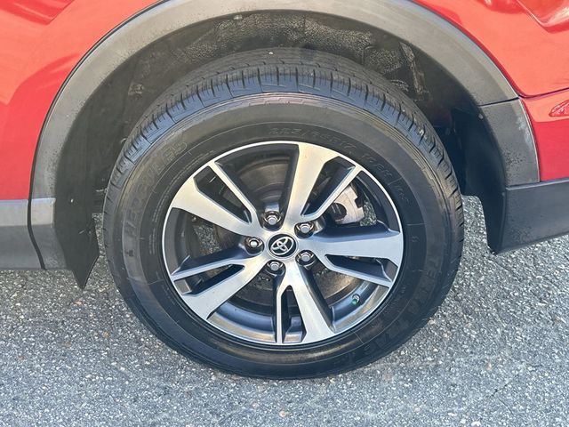 2017 Toyota RAV4 XLE FWD - 22794202 - 12