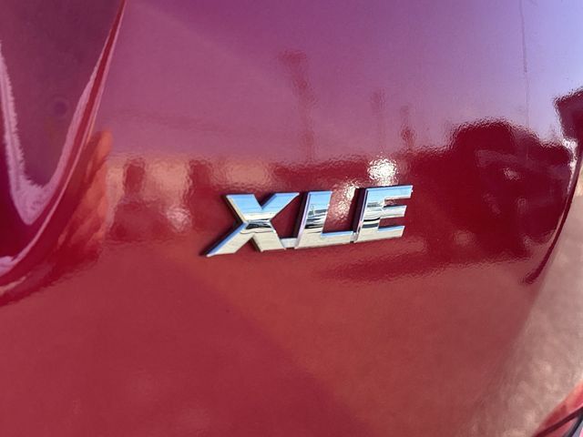 2017 Toyota RAV4 XLE FWD - 22794202 - 13