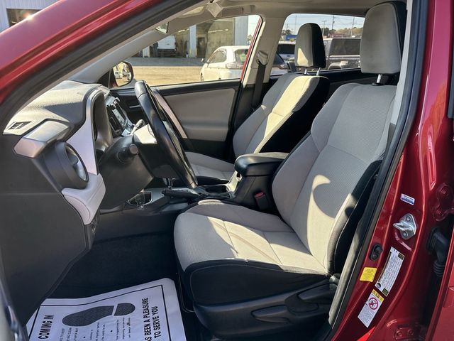 2017 Toyota RAV4 XLE FWD - 22794202 - 15