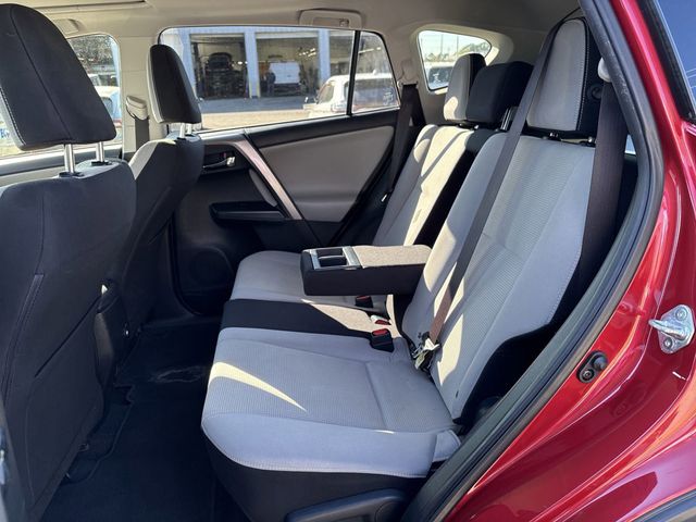 2017 Toyota RAV4 XLE FWD - 22794202 - 16