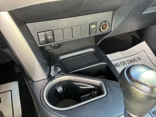 2017 Toyota RAV4 XLE FWD - 22794202 - 25