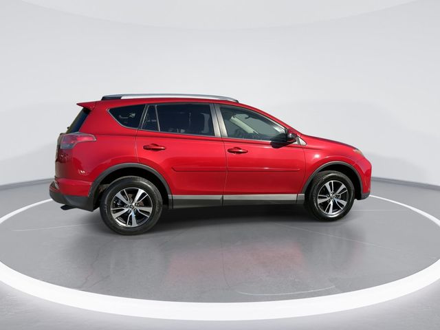 2017 Toyota RAV4 XLE FWD - 22794202 - 7