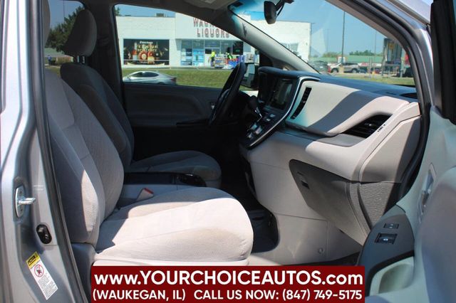 2017 Toyota Sienna LE Automatic Access Seat FWD 7-Passenger - 22901085 - 14