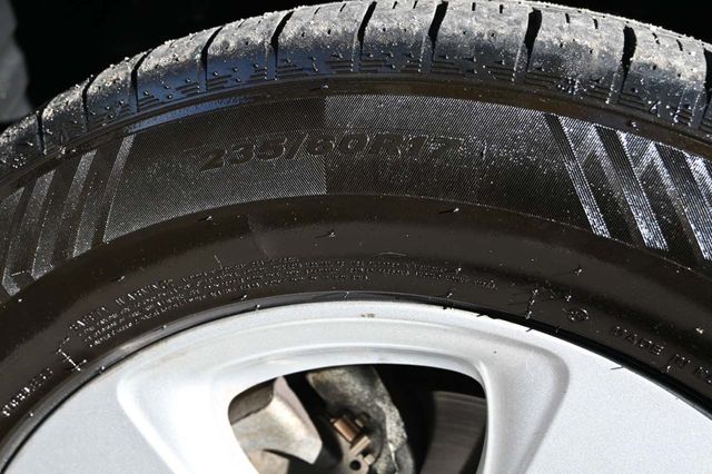 2017 Toyota Sienna LE Mobility FWD 7-Passenger Mobility - 22858335 - 11