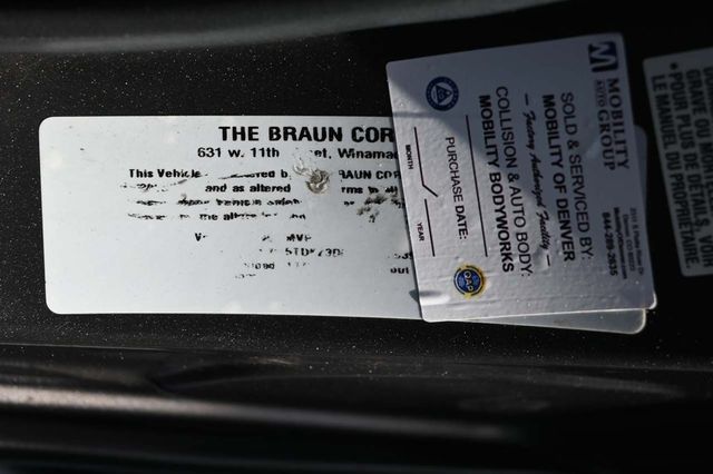 2017 Toyota Sienna LE Mobility FWD 7-Passenger Mobility - 22858335 - 31