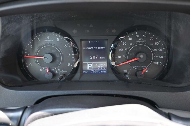 2017 Toyota Sienna LE Mobility FWD 7-Passenger Mobility - 22858335 - 33