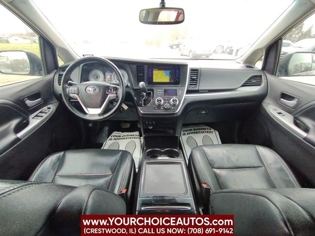 2017 Toyota Sienna SE FWD 8-Passenger - 22380458 - 44