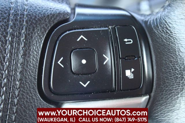 2017 Toyota Sienna XLE AWD 7-Passenger - 22915533 - 25