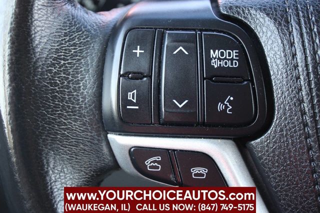 2017 Toyota Sienna XLE AWD 7-Passenger - 22915533 - 26