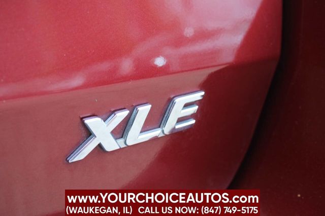 2017 Toyota Sienna XLE Premium FWD 8-Passenger - 22912350 - 9