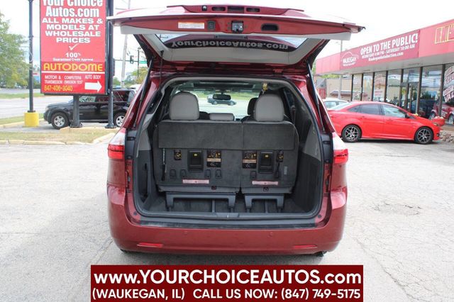 2017 Toyota Sienna XLE Premium FWD 8-Passenger - 22912350 - 10