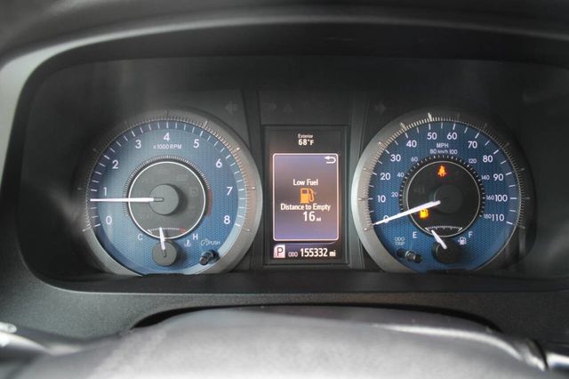 2017 Toyota Sienna XLE Premium FWD 8-Passenger - 22912350 - 28