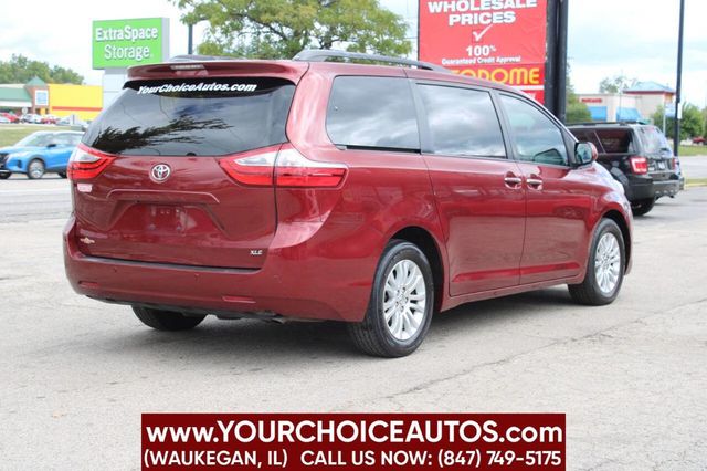 2017 Toyota Sienna XLE Premium FWD 8-Passenger - 22912350 - 4
