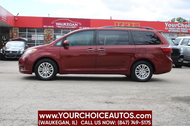 2017 Toyota Sienna XLE Premium FWD 8-Passenger - 22912350 - 7