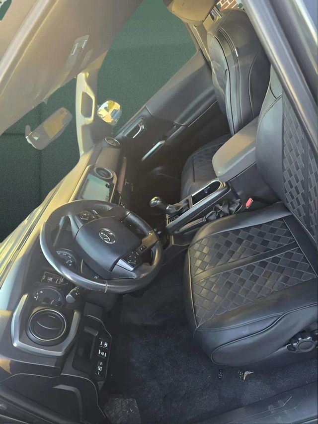 2017 Toyota Tacoma  - 22929610 - 6