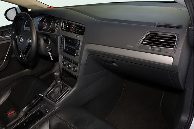 2017 VOLKSWAGEN GOLF 1.8T 4-Door S Automatic - 22765190 - 17
