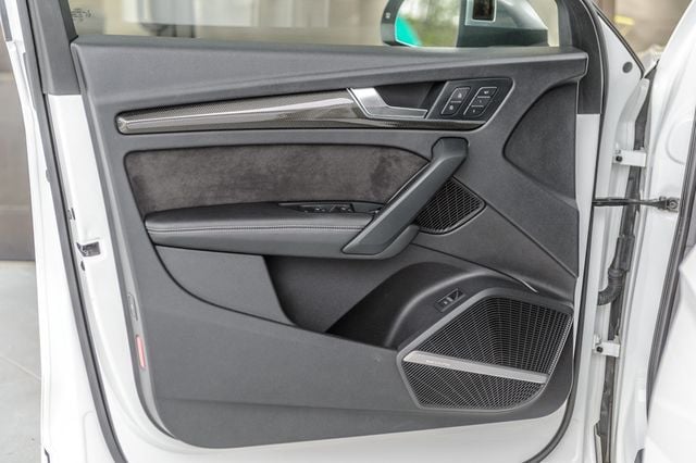 2018 Audi SQ5 PRESTIGE - PANO ROOF - BACKUP CAM - BLUETOOTH - GORGEOUS - 22405523 - 48