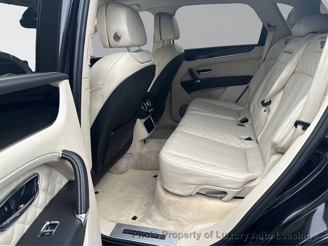 2018 Bentley Bentayga W12 Signature AWD - 22931698 - 9