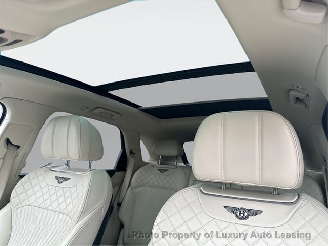 2018 Bentley Bentayga W12 Signature AWD - 22931698 - 10