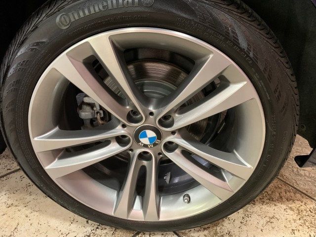 2018 BMW 3 Series 330i xDrive - 21443626 - 41