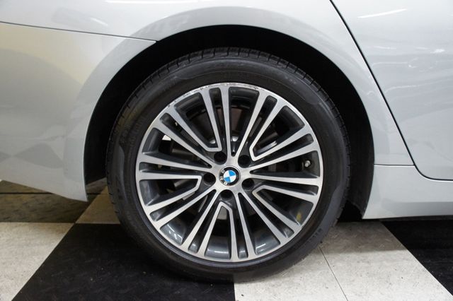 2018 BMW 5 Series 6 cyl turbocharged, 325 HP, SportLine, Stunning! - 22936845 - 12