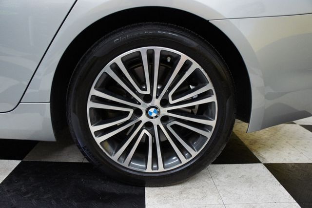 2018 BMW 5 Series 6 cyl turbocharged, 325 HP, SportLine, Stunning! - 22936845 - 18