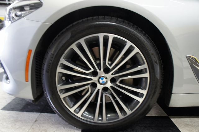2018 BMW 5 Series 6 cyl turbocharged, 325 HP, SportLine, Stunning! - 22936845 - 20