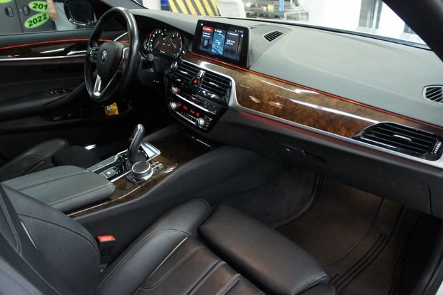 2018 BMW 5 Series 6 cyl turbocharged, 325 HP, SportLine, Stunning! - 22936845 - 3