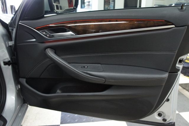 2018 BMW 5 Series 6 cyl turbocharged, 325 HP, SportLine, Stunning! - 22936845 - 39