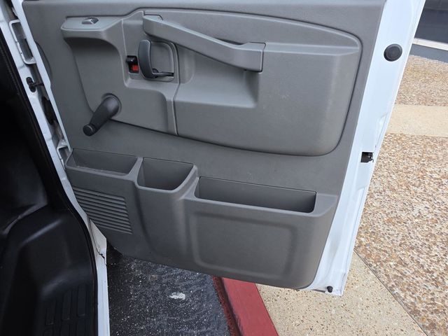 2018 Chevrolet Express Cargo Van RWD 2500 135" - 22936414 - 22