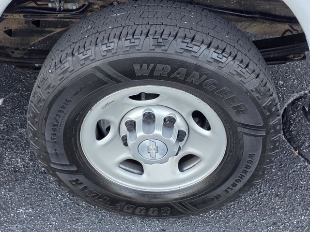 2018 Chevrolet Express Cargo Van RWD 2500 135" - 22936414 - 24