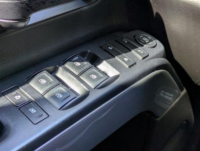 2018 Chevrolet Silverado 1500  - 22899293 - 25