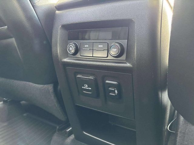 2018 Chevrolet Traverse AWD 4dr LT Leather w/3LT - 22936463 - 37