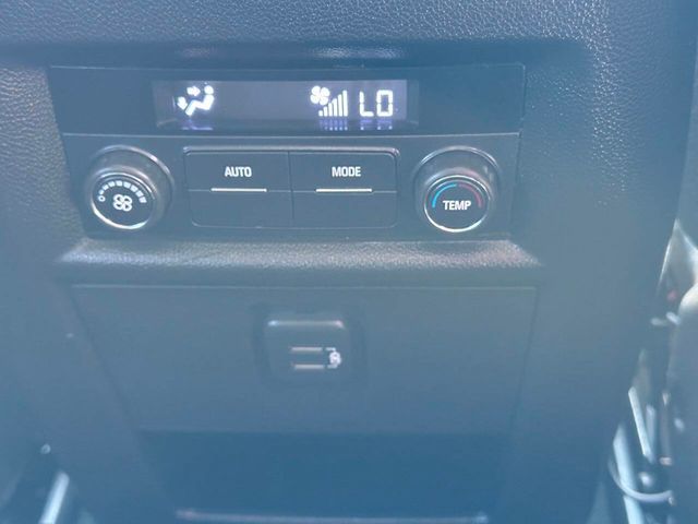 2018 Chevrolet Traverse FWD 4dr LS w/1LS - 22871224 - 23