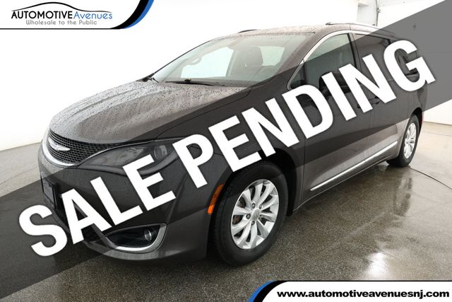 2018 Chrysler Pacifica Touring L - 22930942 - 0