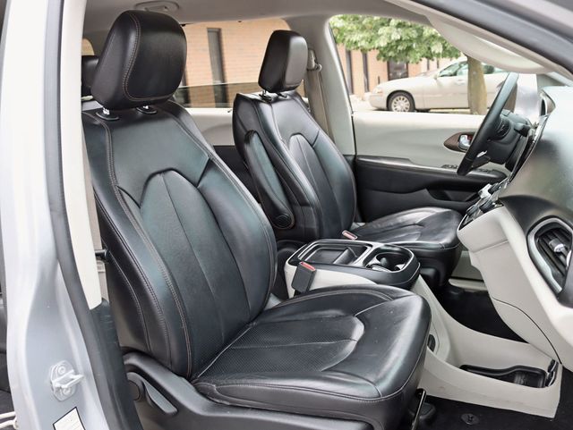 2018 Chrysler Pacifica Touring L FWD - 22868219 - 19