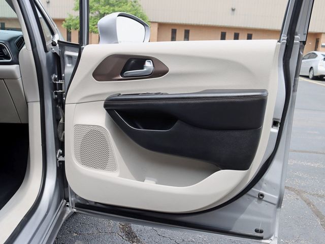 2018 Chrysler Pacifica Touring L FWD - 22868219 - 24