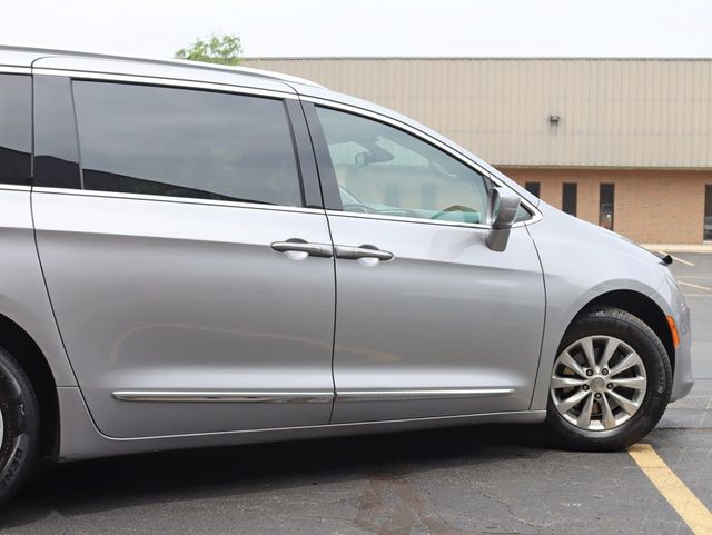 2018 Chrysler Pacifica Touring L FWD - 22868219 - 3