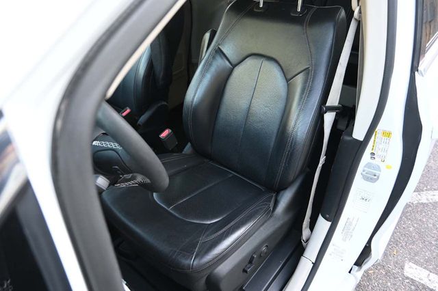 2018 Chrysler Pacifica Touring L FWD - 22922593 - 13